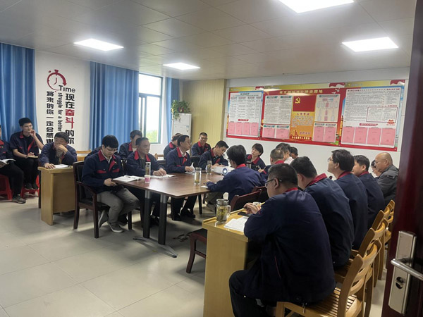 王伍升到建材研究室、建材公司調(diào)研 王伍升到建材研究室、建材公司調(diào)研